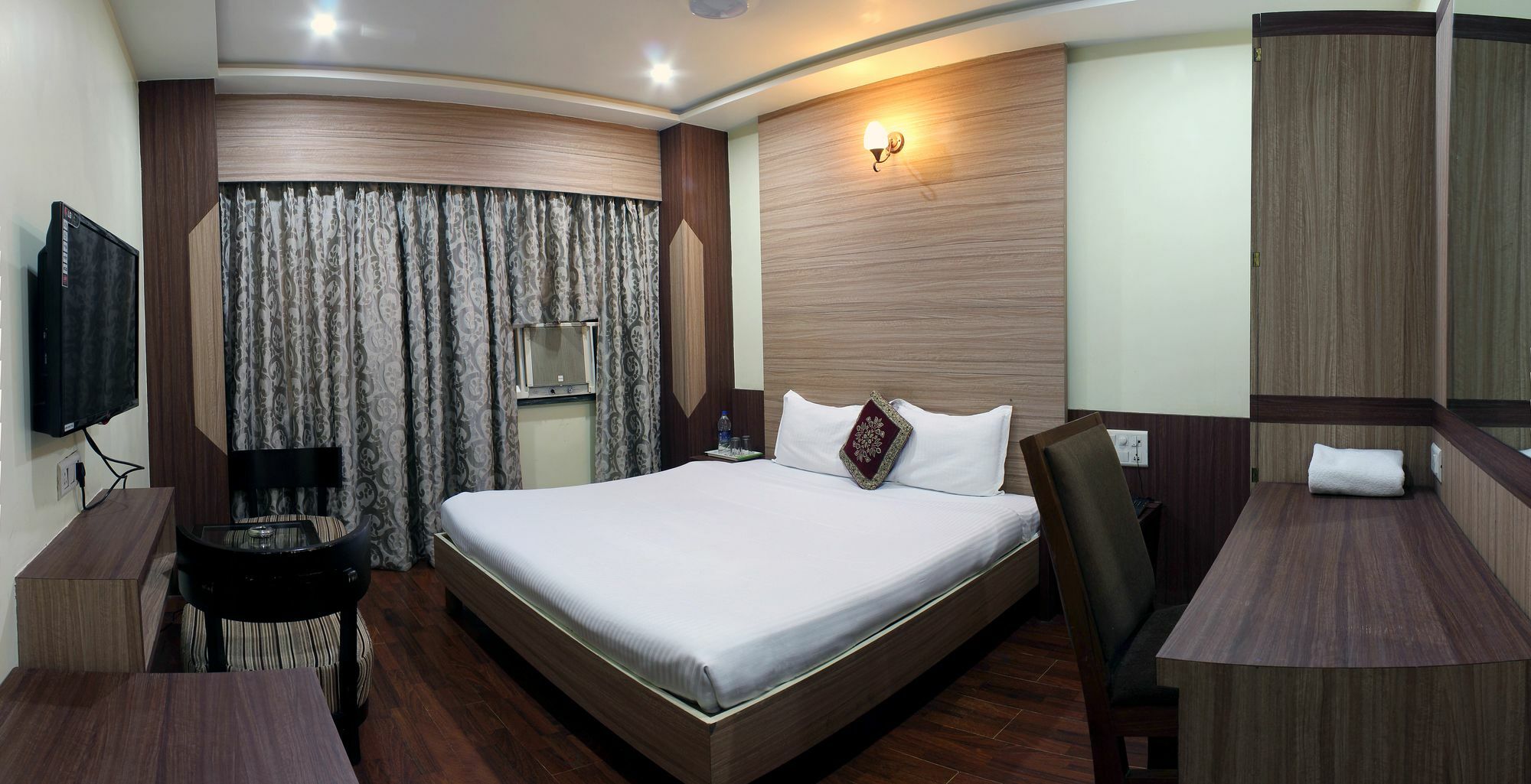 Rāipur Hotel Puneet International מראה חיצוני תמונה