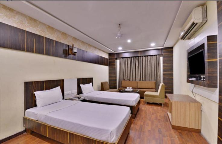 Rāipur Hotel Puneet International מראה חיצוני תמונה