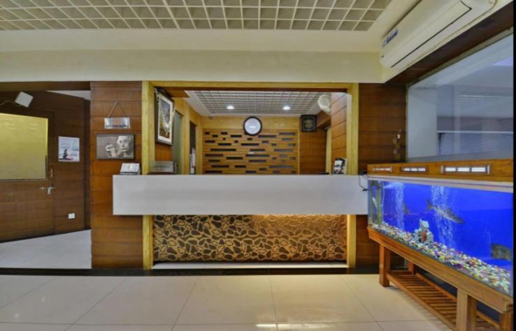 Rāipur Hotel Puneet International מראה חיצוני תמונה
